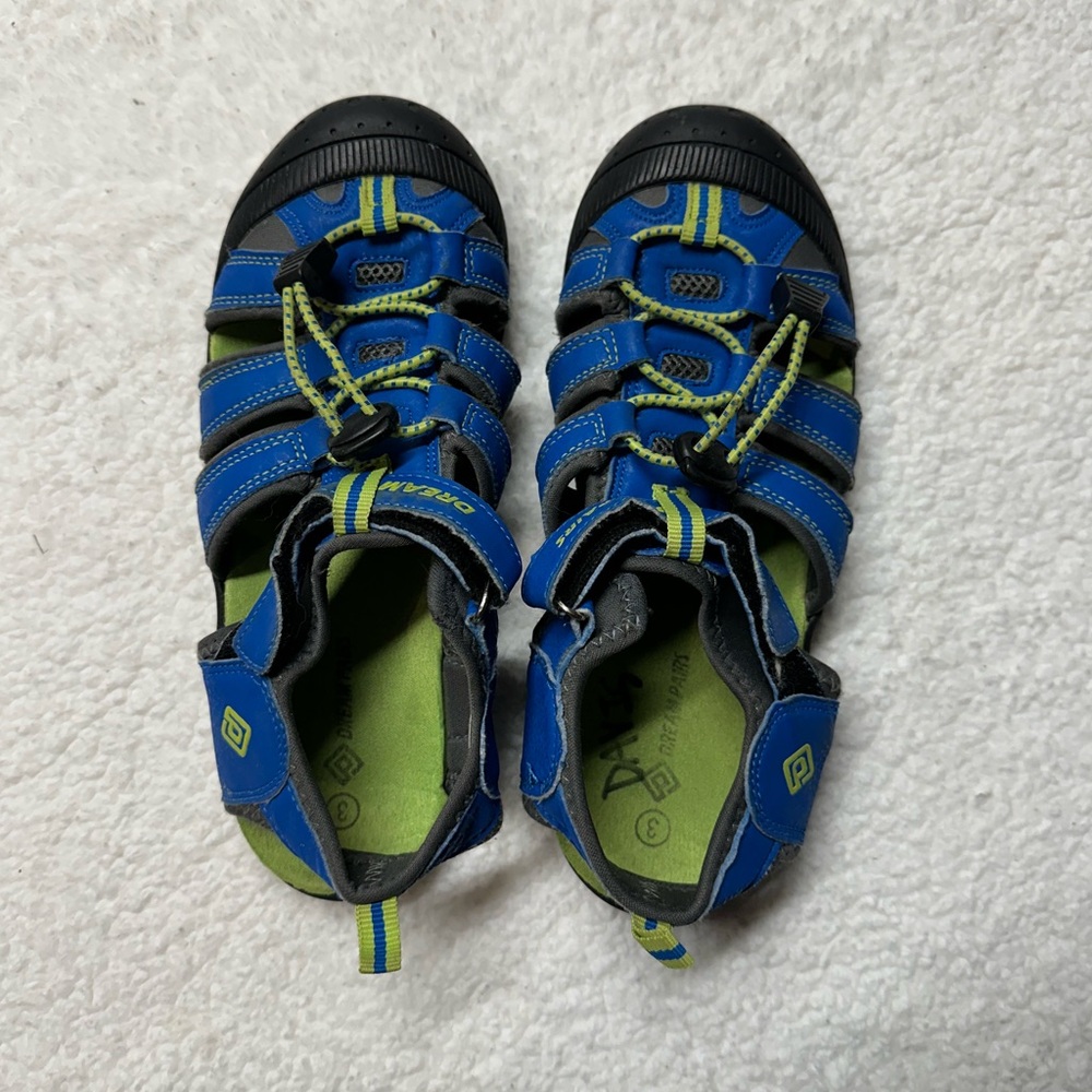 Kids Water Shoes/Sandals Size 3